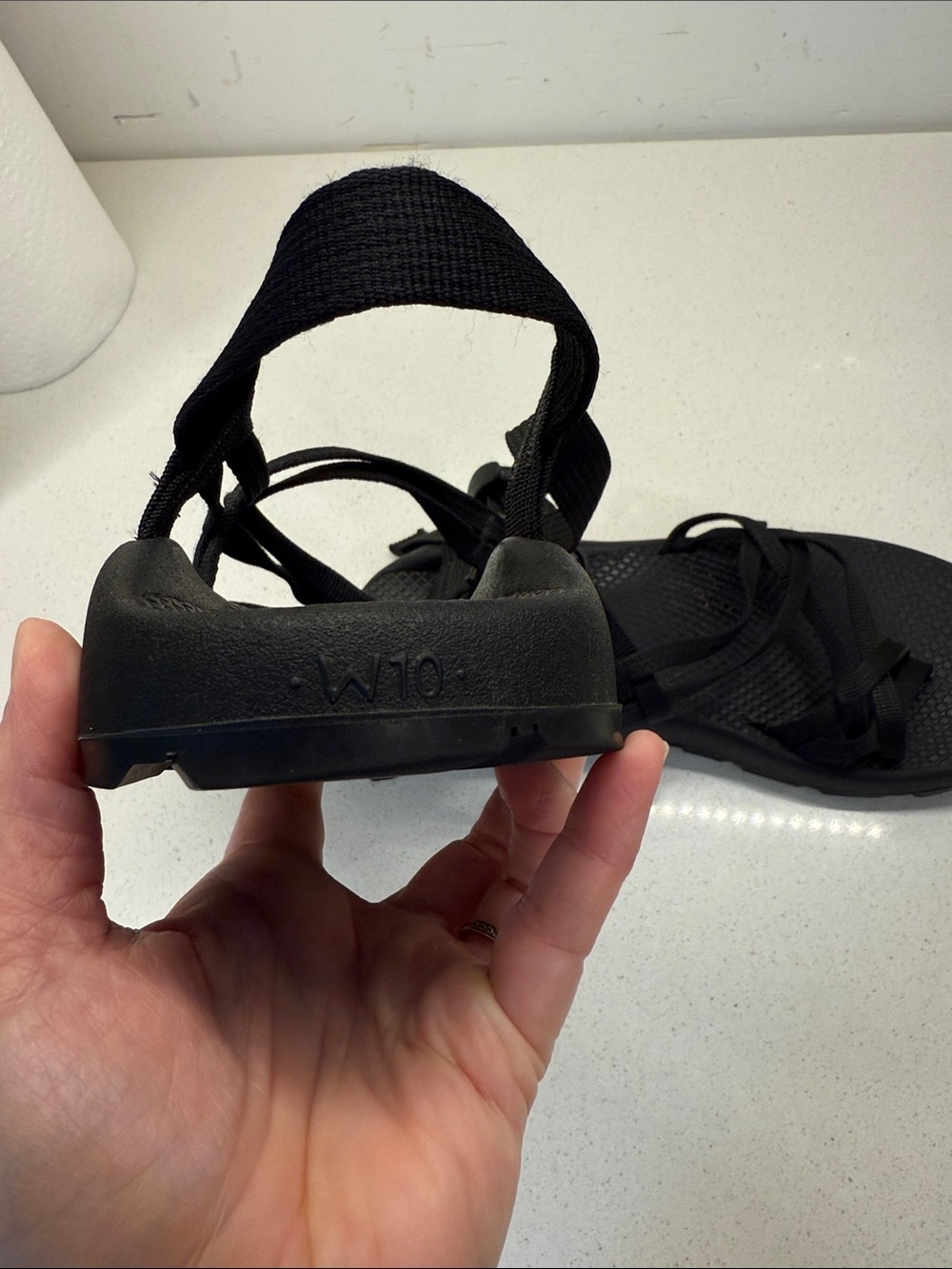 Chaco Black Strappy Outdoor Sandals with Vibram Sole Size 10 - Picture 3 of 7
